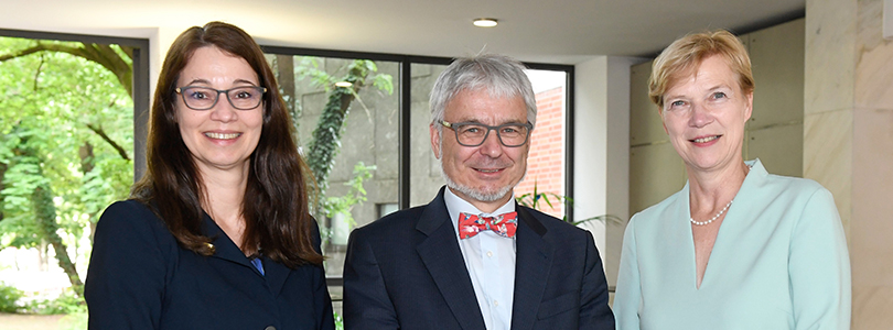 Dr. Angelika Schlunck, Staatssekretärin im Bundesministerium der Justiz, mit Ulrich Deffaa und DPMA-Präsidentin Eva Schewior, Bildnachweis: DPMA