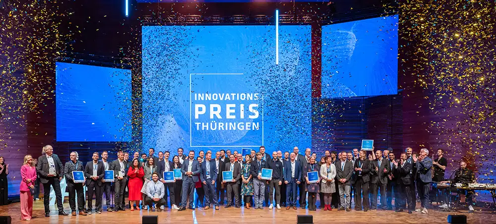 Die Preisträger des Innovationspreis Thüringen 2025 auf der Bühne, Foto: STIFT, Thomas Müller