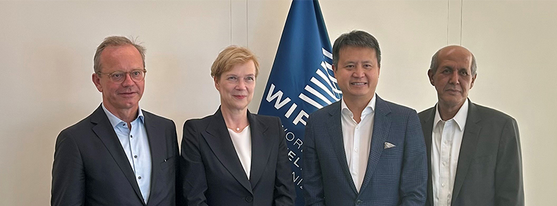 Eva Schewior mit WIPO-Generaldirektor Daren Tang und dessen Stellvertreter Hasan Kleib sowie Dr. Chr