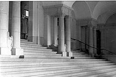 Historic picture of entrance hall of the Imperial Patent Office