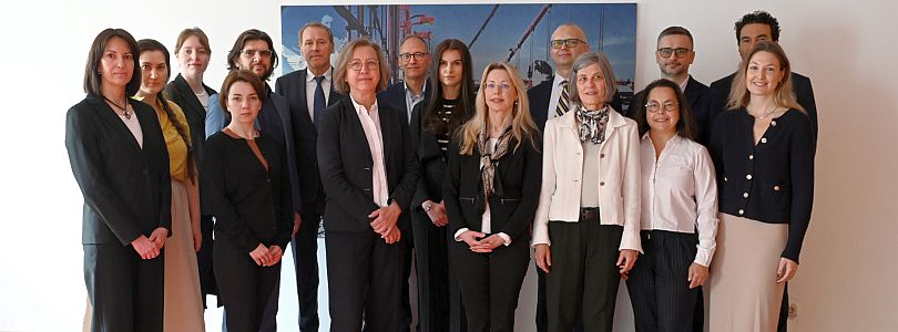 Personengruppe mit Mitgliedern der beiden Delegationen (DPMA und Ukrainisches Patentamt)