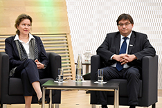 Ingeborg Graefe (Tesa) und DPMA-Vizepräsident Bernd Maile