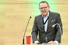 Dr. Tobias Wuttke
