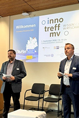 Dr. Erik Schreiber (Patent- und Normenzentrum Rostock) und Sven Olsen (IHK Rostock)