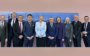 Gruppenfoto der WIPO-Spitzen und DPMA-Spitzen 