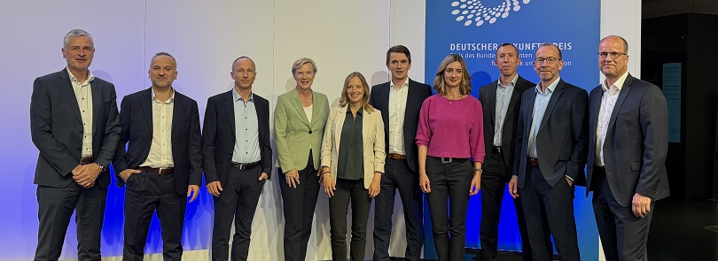 DPMA President Schewior (4th from left) with all nominees