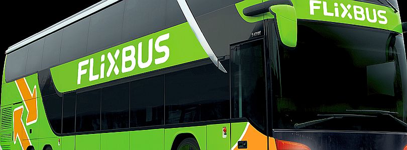 Flixbus-Logo auf Bus