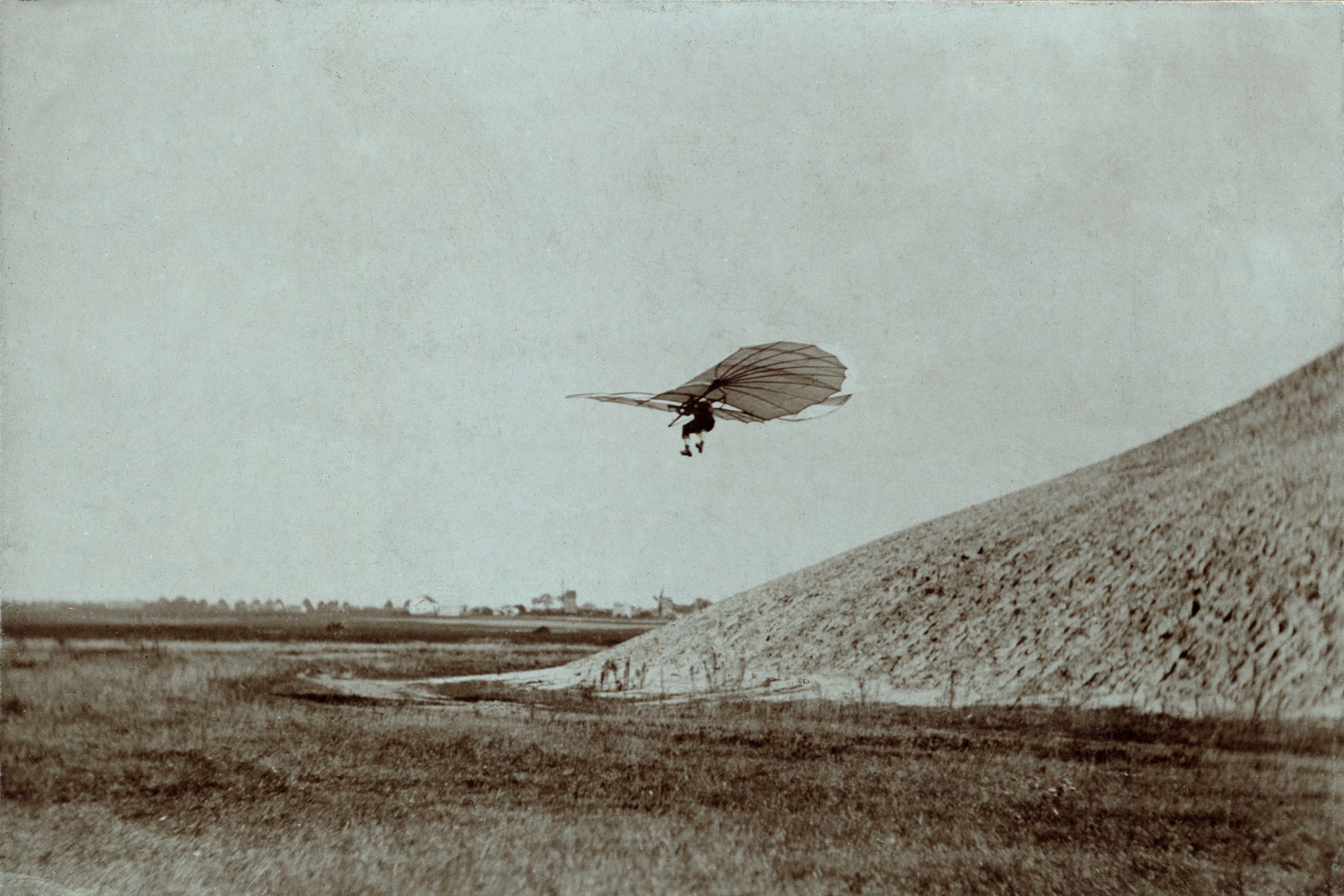 Lilienthal beim Gleitflug