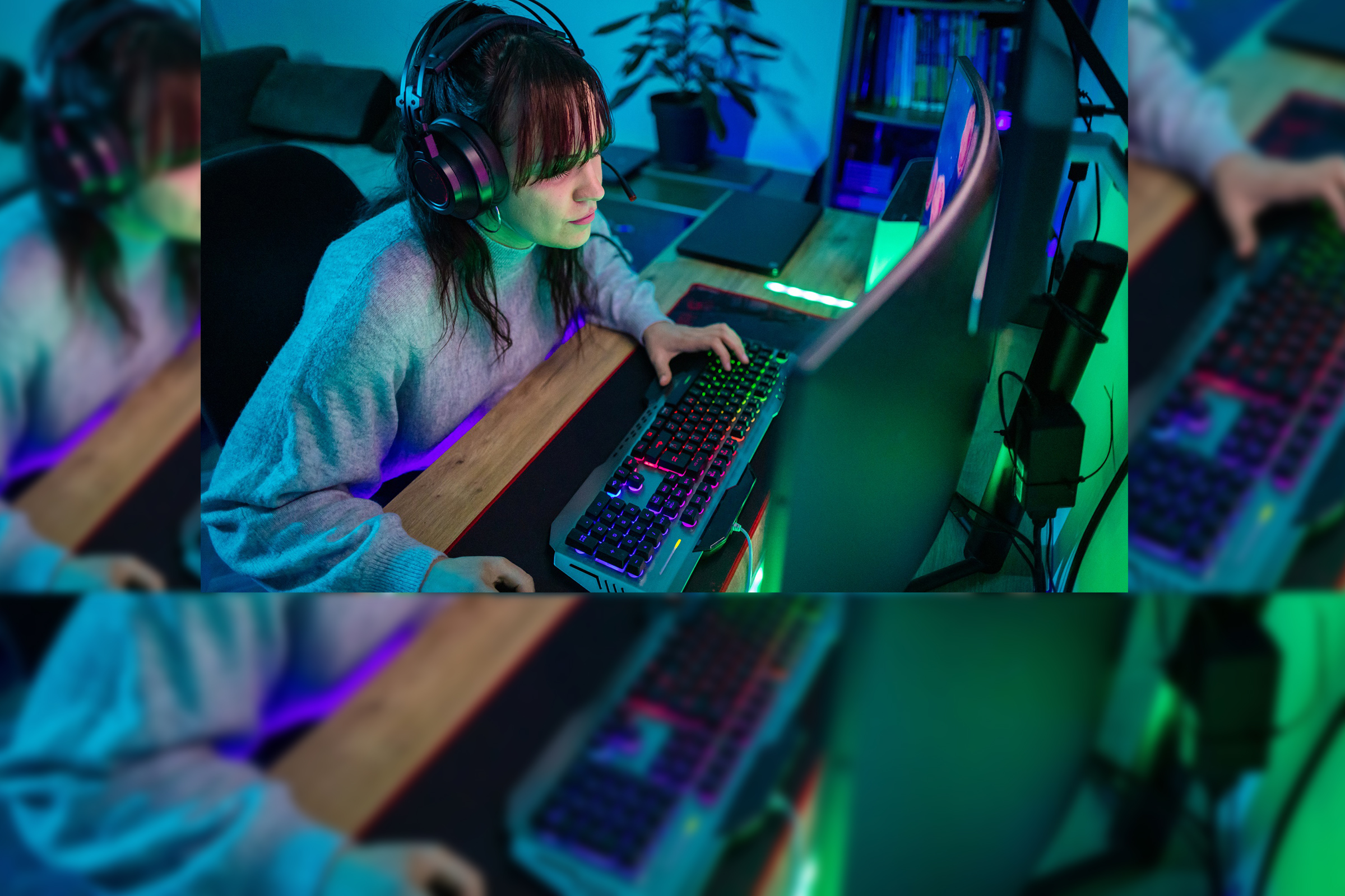 Frau an Gaming-Computer