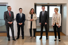 Group picture President and Members of the Bundestag