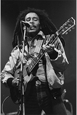 Bob Marley mit seiner Gibson Les Paul Junior