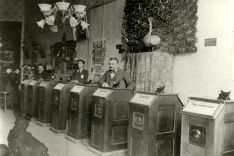 Kinetoscope salon in San Francisco, ca 1895
