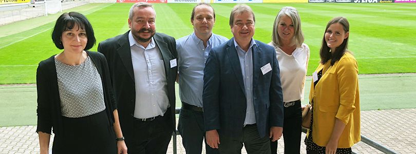 Team des PIZ Rheinland-Pfalz im Fußball-Stadion