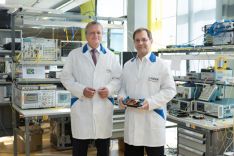 zwei Herren im Labor