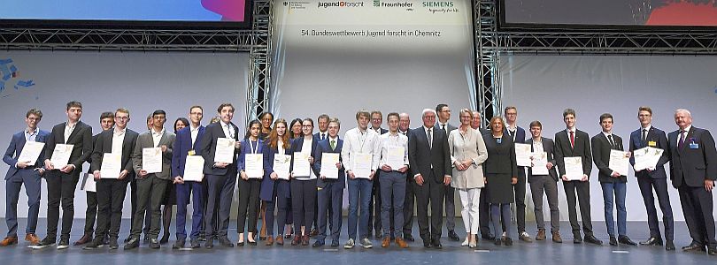 alle Preisträger auf der Bühne