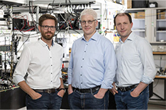 Prof. Dr.-Ing. Christian Koos, Dr.-Ing Philipp Dietrich und Dr.-Ing. Matthias Lauermann