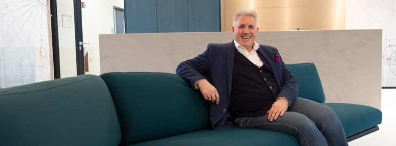 Porträtfoto auf der Amts-Couch